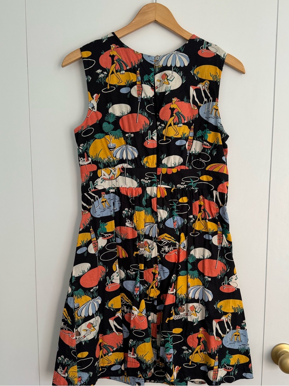 Emily and Fin dress L